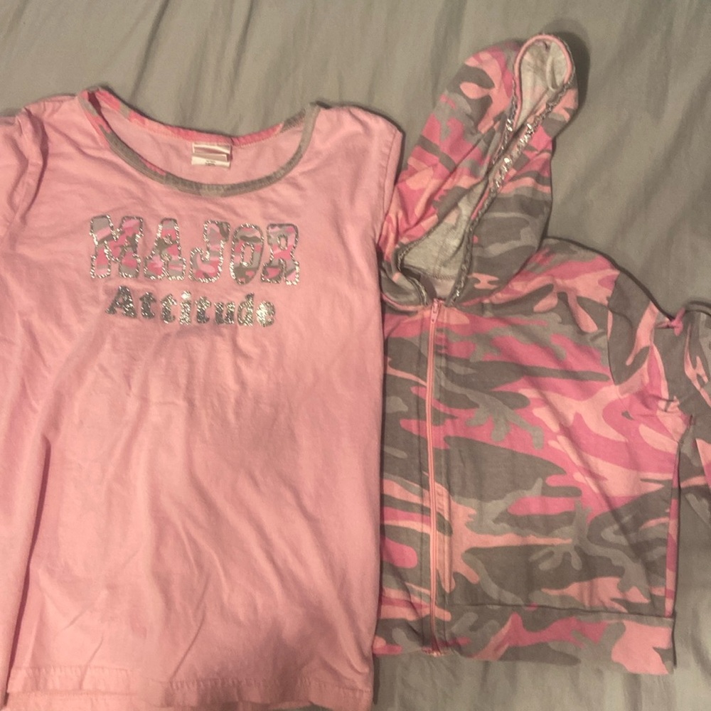 Pink camouflage t-shirt zip up sweatshirt set!